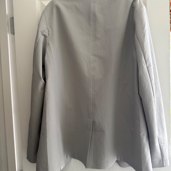 Lululemon new Venture Blazer - Picture 3 of 3